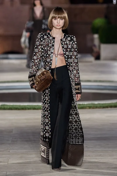 Look 23